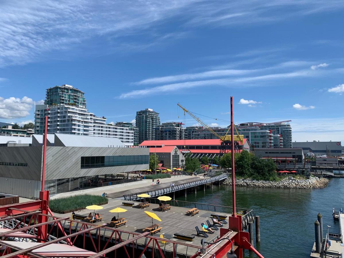 The Lonsdale Quay Hotel North Vancouver Exteriör bild